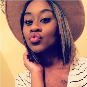 Meet your Posher, Dannielle